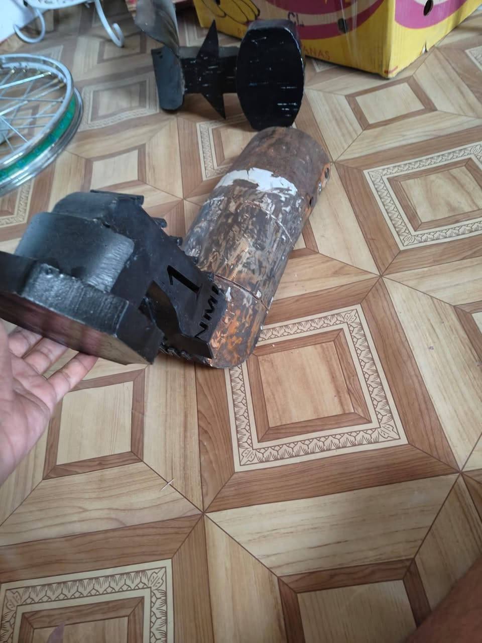 سلام عليكم
غراض للبيع قيم واخذ، راسطه باكستاني ثقيل كلش رقم 1

راسطه طياريه سيبايه نامه ويل كدام جديد كلش مكان نجف كوفه الرقم ***********
