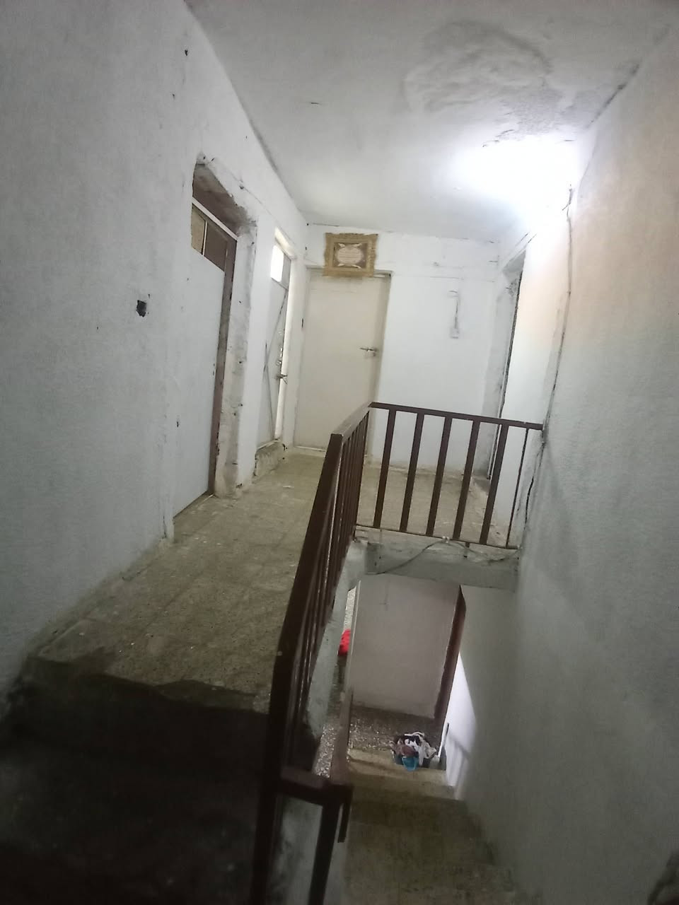 دار اللبيع 
مساحه258.. العنوان جسر ديالى بدايه شارع 70.بيت خلفي  رقم الهاتف ***********
