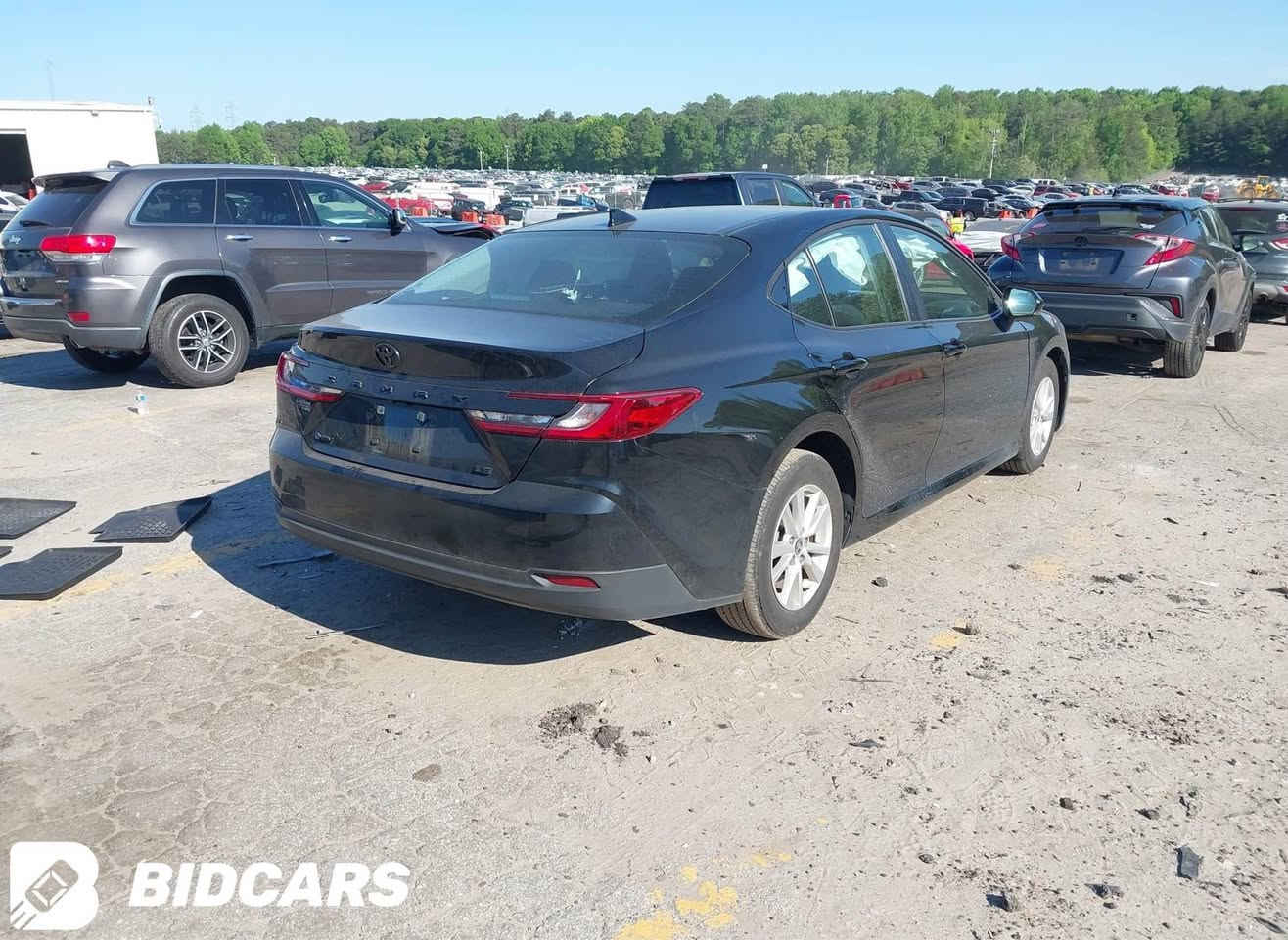 Camry Le 2025 
15000 mile 
ايك پارجه سبخ ايك تعديل و دوو به قسه ايرباك سقف سيستم
***********
Duhok دهوك, العراق
