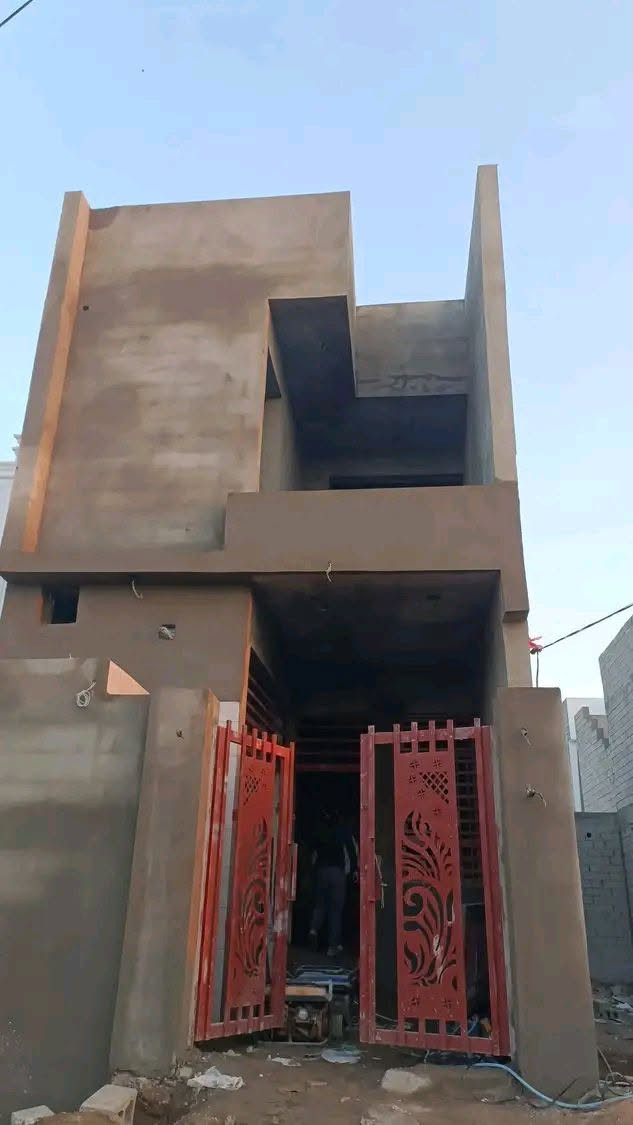 السلام عليكم خلفه لباخ مصري داخل بغداد شغل درجه اولي خشن وناعم وطلس وفوم وصبغ وتشميع داخلي وخارجي وتصفير مساطر متفرغ حاليا ***********
