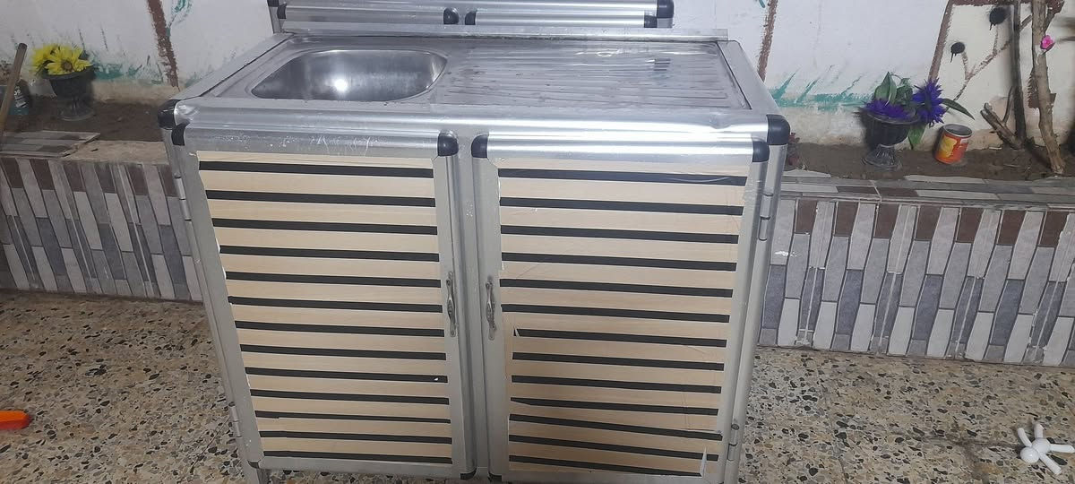 السلام عليكم كاونتر نضيف للبيع السعر ٢٢٥ وبينو مجال الي شراي يتواصل خاص
