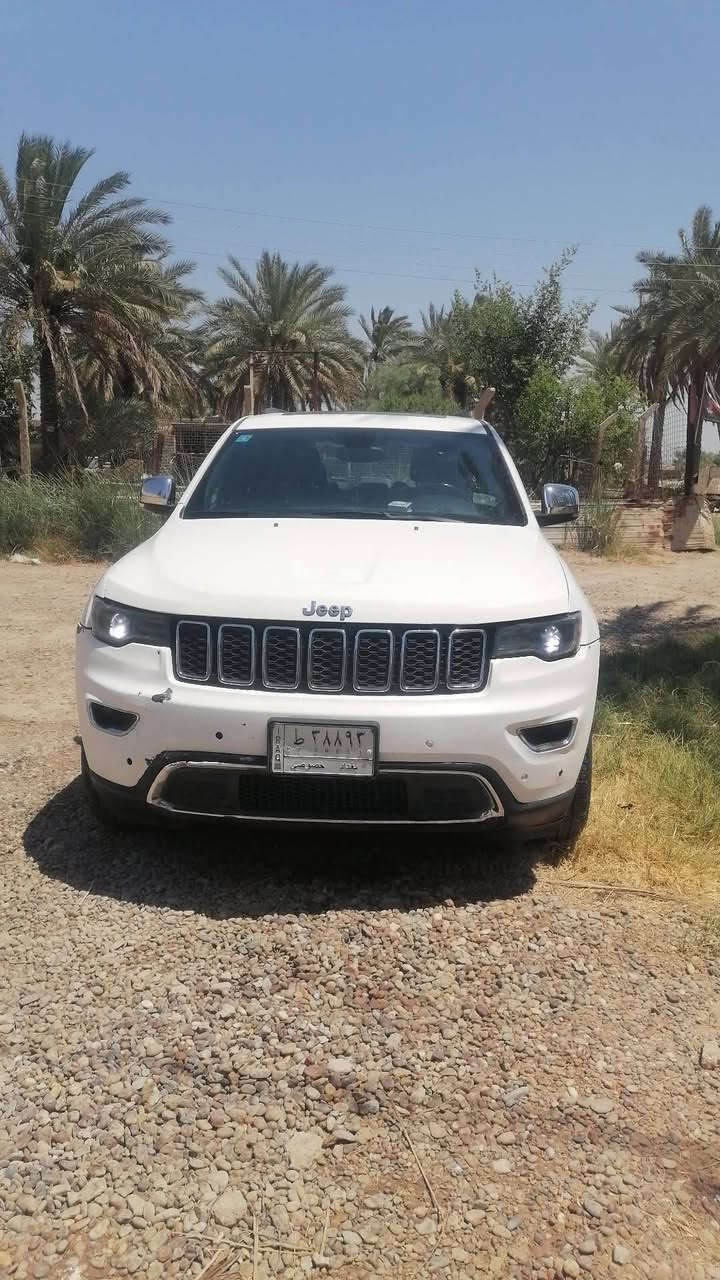 السلام عليكم جيب امريكي فول مواصفات حداديه سدرتخم  تاير جير محرك مقفولات كفاله عامه سياره قطعتين شاملق امامي بنين فقط والسعر 180مناسب رقم بغداد باسمي ***********
