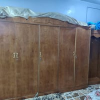 غرفة اخشاب • خمس أبواب • للبيع