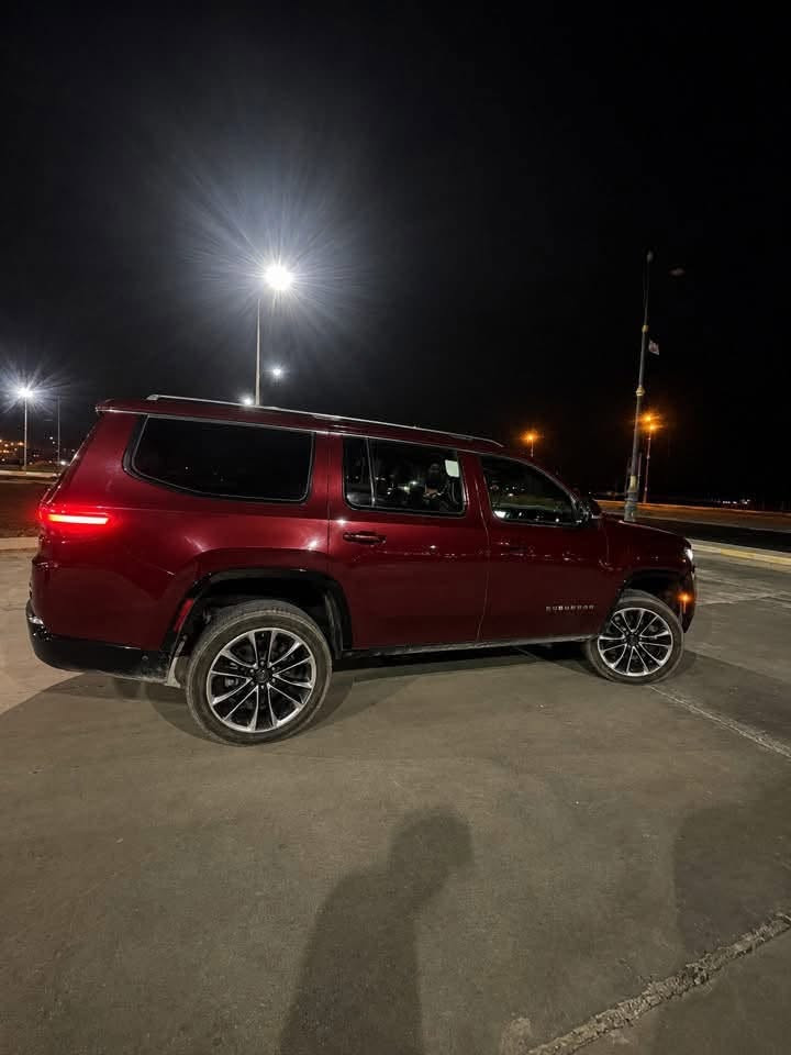 🚘 للبيع Jeep Wagonee 2022
⭐ المواصفات والمميزات:

* محرك V8 قوي
* دفع رباعي 4×4
* ممشى 19 ألف ميل فقط
* داخلية جلد أسود
* مقاعد كهربائية
* ذاكرة للمقاعد
* تدفئة وتبريد للمقاعد
* شاشات ونظام ترفيه متطور
* شاشة وسطية كبيرة
* نظام صوتي فاخر
* كاميرا خلفية وحساسات
* مثبت سرعة
* تشغيل بصمة / تشغيل ذكي
* دخول بدون مفتاح
* باب خلفي كهربائي
* تحكم كهربائي كامل
* أنظمة أمان ومساعدة للسائق
* مساحة داخلية واسعة جدًا
* 3 صفوف ومقاعد مريحة للعائلة
* تصميم فاخر وحضور قوي

📍 الموقع: البصرة

✅ كفالة عامة
✅ كفالة من الصبغ والحوادث والغرق
✅ السيارة نظيفة جدًا
✅ ممشى قليل واستخدام شخصي

💰 السعر: تواصل خاص

***********

📩 التواصل للجادين فقط
