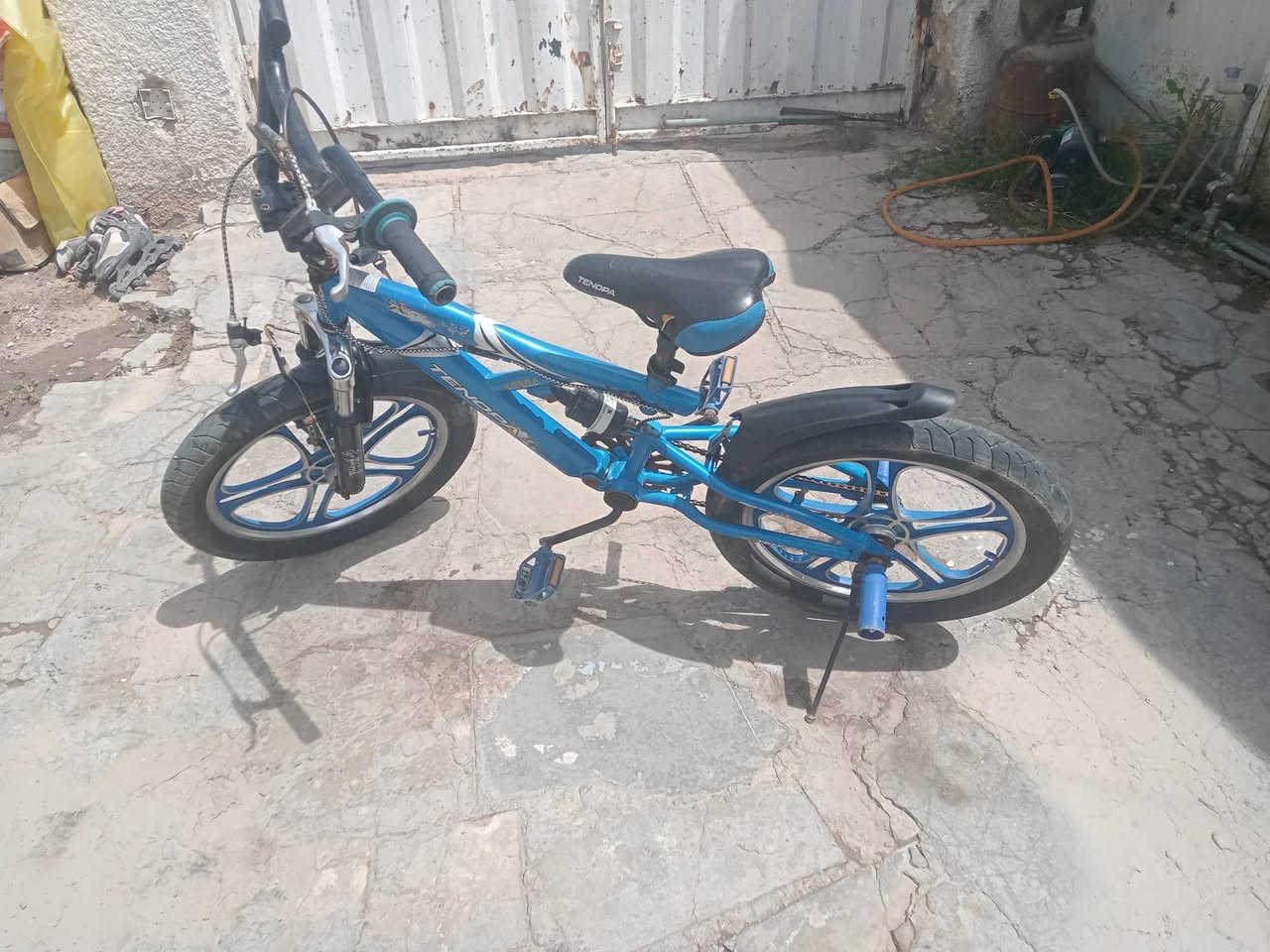 بايسكل Bmx حجم 20 اصلي دبل امامي وسطي السعر 80الف  مكاني الكرخ ***********
