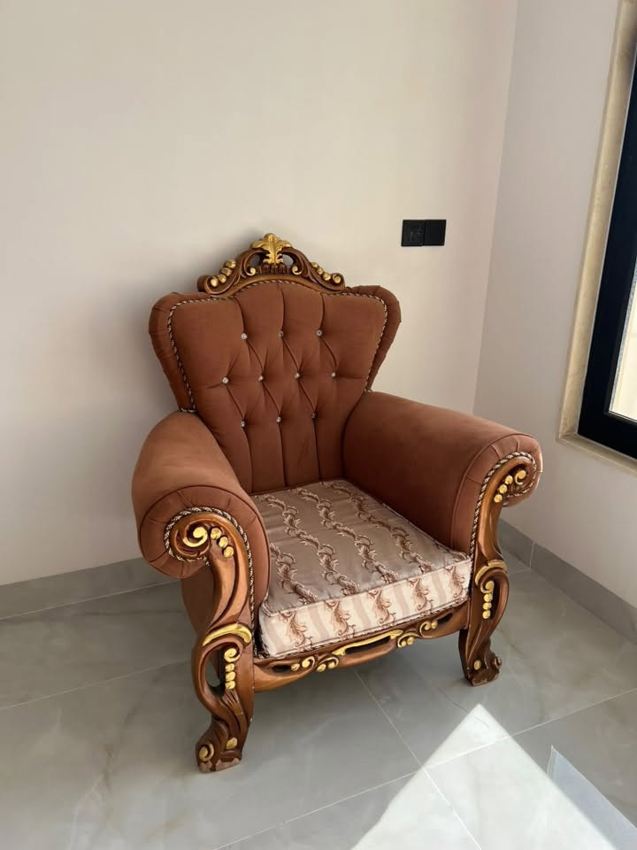 نص طخم خشب ثقيل الاسفنج مالتو جديد للاستفسار عالسعر و المكان التواصل على الواتساب على الرقم 

‭***********‬
