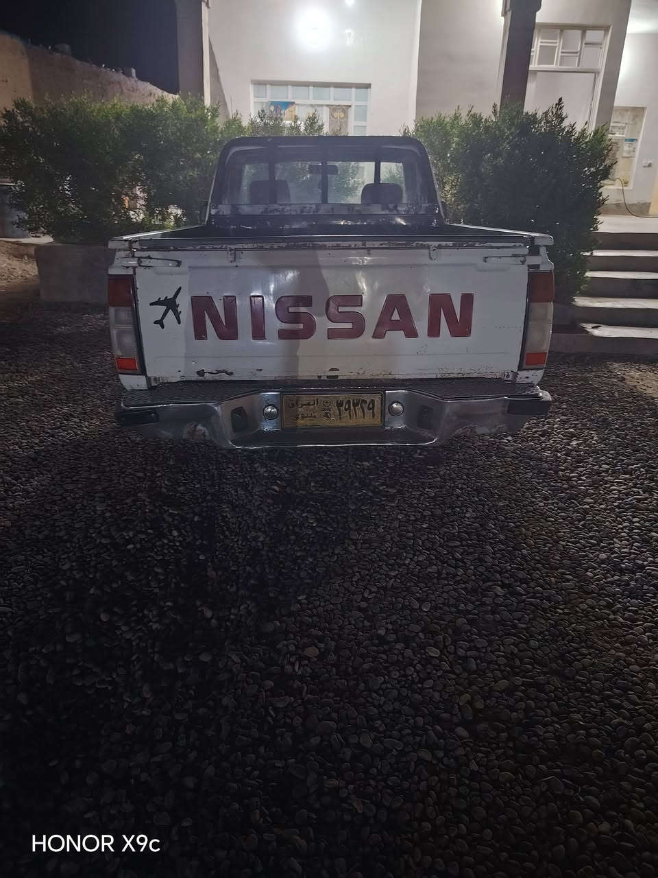 سلام عليكم 
نيسان موديل 1989 بشرط كير محرك أكسن طخم تواير جديد رقم نينوى سنويه تاريخ النتهاء 2017 كابون بانزين بيه رقم نينوى المكان قضاء مخمور الاستفسار نتصل على رقم التالي ***********/***********

نص مكتوب في الصور:
- HONOR X9c