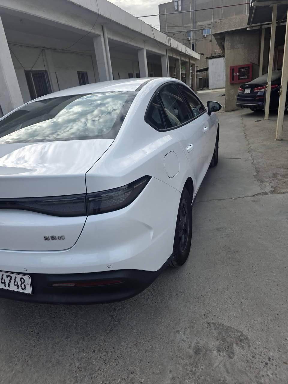 بي واي دي
سيل فايف 
موديل 2025
رقم بغداد تحويل ثاني يوم
ماشيه 3 الف
كفاله عامه من الصبغ والتبديل والبارد والشخوط بعدها بحاله الزيرو

داخل ابيض 
ارضيات  وكارت 
بدون اي نقص
مكان السياره بغداد حي رئاسه
السعر 22.400 مليون
للاستفسار 
***********
