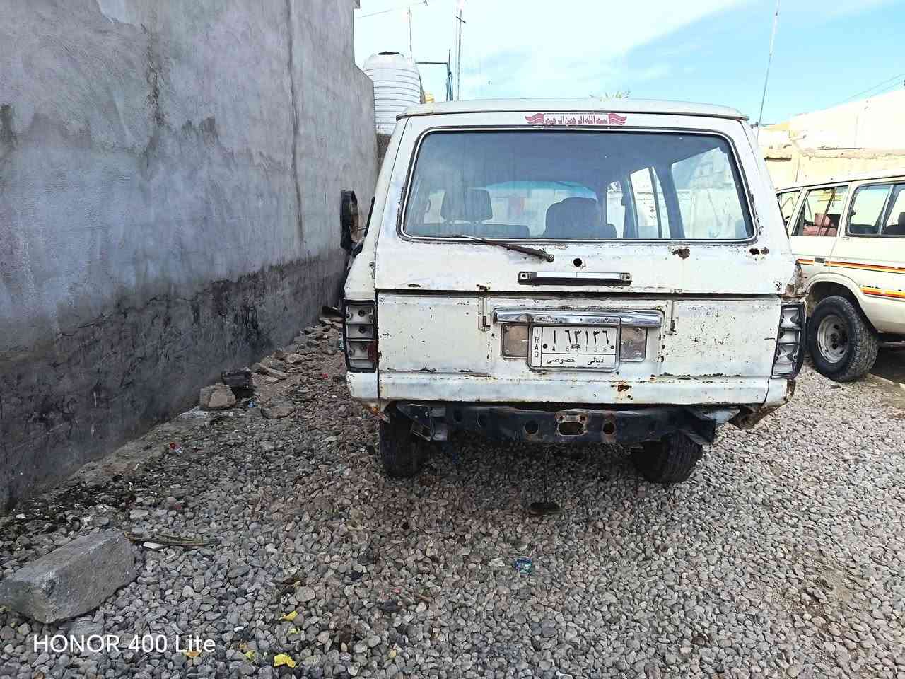 سلام عليكم لندكروز للبيع مديل 82 سنويه ساقطه البليته ضايعه هم ابيع كوم حديد تريد جدد سنويه تكلفك 600 رقم نكليزي سنويه جديده تجيك مكان ديالى مندلي سياره شغاله كامله بس كشر تعبان***********

نص مكتوب في الصور:
- HONOR 400 Lite