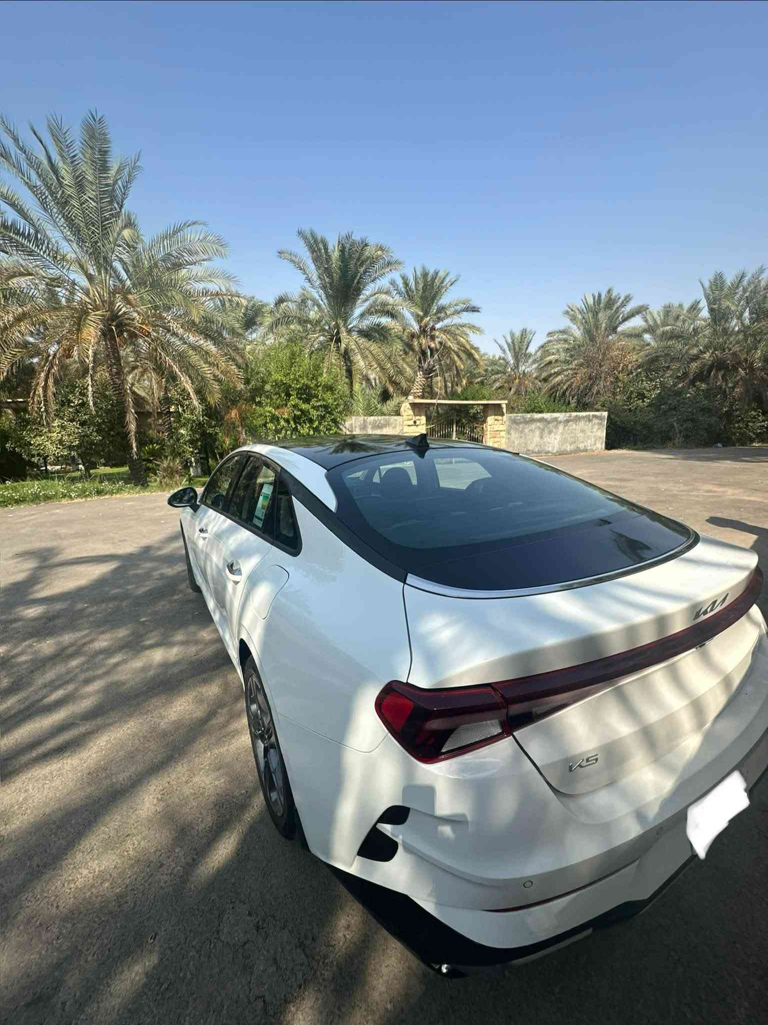 🚨 للبيع | Kia K5 2023 خليجي 🚨

🔥 كيا K5 موديل 2023
مواصفات خليجية
🔧 مكينة 2.0 لتر | 4 سلندر
⚙️ أوتوماتيك
📍 ضمان شركة الدولية
🛣️ ماشية 45,000 كم فقط
🔢 رقم بغداد

✨ أبرز المواصفات:
• محرك 2.0 لتر بقوة 152 حصان
• عزم 192 نيوتن.م
• قير أوتوماتيك 6 سرعات
• دفع أمامي FWD
• شاشة ومواصفات ترفيهية حديثة
• Apple CarPlay
• كاميرا خلفية
• حساسات ركن
• مثبت سرعة
• أنظمة أمان متعددة
• إضاءة LED
• مقاعد جلد
• فتحة سقف بانوراما
• تشغيل بصمة وتشغيل زر
• مواصفات خليجية مميزة

🟢 حالة السيارة:
السيارة نظيفة جداً وبحالة ممتازة، وبيها فقط ملاحظات بسيطة:

▪️ صبغ في بداية البنيد
▪️ بارد بسيط في الجاملغ الخلفي
▪️ غير ذلك السيارة جاهزة للفحص والبيع.

💰 السعر: 180 ورقة فقط

📍 مكان السيارة: بغداد – سبع أبكار

📞 للتواصل:
***********

⚡️ السيارة تستاهل الفحص، والفحص على المشتري.

