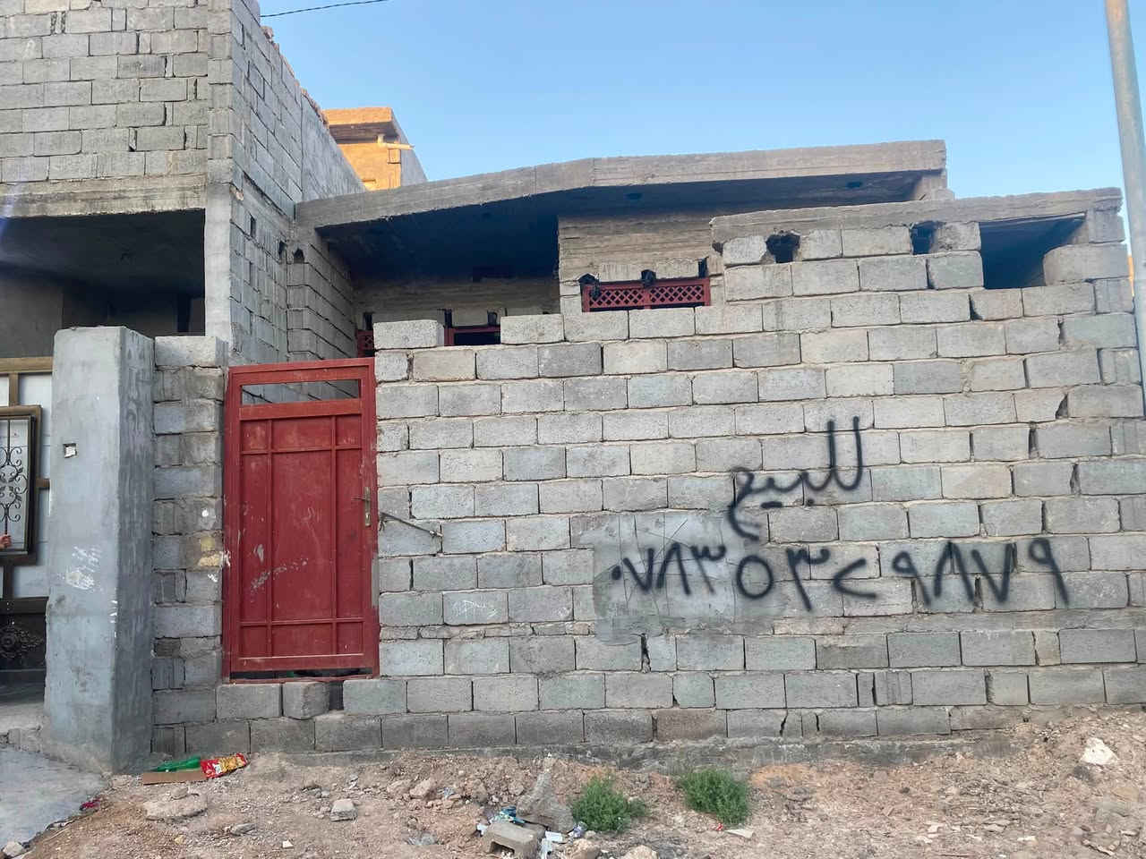 للبيع في حي الجولان الثانيه مساحة 100 طابو زراعي سند بسمي شارع 7 مستعجل على بيعته قفل 22 رقمي ***********

