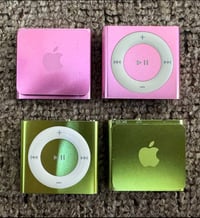 متوفر ipod شفل بذاكرة 2 كيكا مكفولة من كل شي و بطاريات بحالة جديدة  سع...