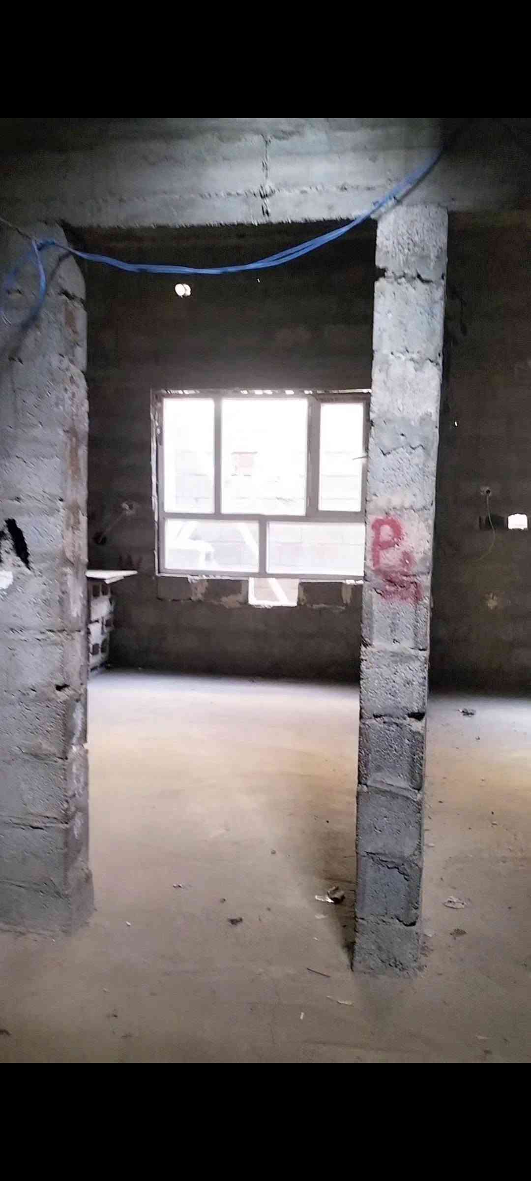 السلام عليكم البيت في منطقه الصالحي قريب على الشارع العام مساحه 200 متر
ويحتوي على اربع غرف منها ماستر مع ترك دبل صطه البيت بناء اساس مسلح مع رباط  خلفي ومخزن صغير نقوصاته لبخ بياض سيراميك مصبوب صبه لاش
***********

نص مكتوب في الصور:
- ٤ آب ٢٠٢٥ ٣:٢٨ م ٠٠:٠٠ / ٠٢:٤٦ المزيد حذف تحرير المفضلة مشاركة