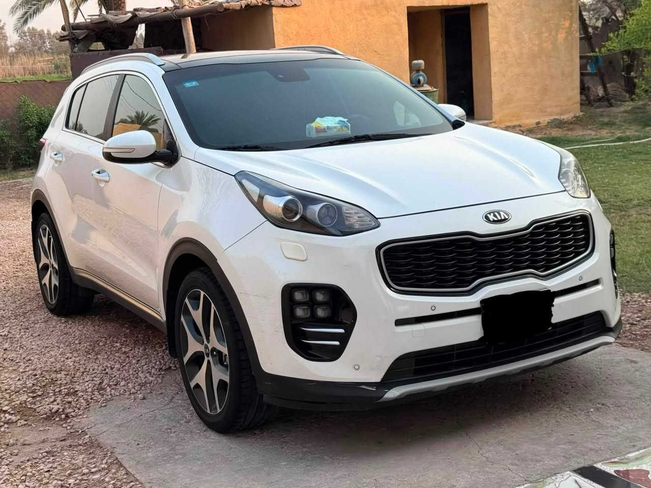 سلام عليكم للبيع كيا سبورتج خليجي موديل 2018 جيتي لاين الرقم بغداد الجديد الدولي بأسمي هزه وسنويه جديد مكفوله كفاله عامه من الصبغ والتبديل والفتح البارد والحالوب وكير ومحرك وضع الشركه تخم تاير جديد 🆕 
فول مواصفات 1/1 اعلئ فئة 
بصمه تشغيل وابواب بانوراما كشنات جلي اصلي كشنات الأماميه كهربائيه جنطه كهرباء داخل حمصي هند بريك بصمه شفتات استيرن نظام مانع انزلاق كروس سرعه مود درايف قطعتين تبريد 3 انظمه قيادة تحكم استيرن جهتين نظام نزول منحدرات اشاره في مرايا الجانبيه مخرج منفذ للطاقه دخول ذكي حساسات إماميه وخلفيه واطار شاشه اصلي كأمره دواره محرك (2000) دوش مري شفط مانع انحدار دواخل صاج أريل انفكيشن خرائط GBS خمسه 5️⃣ ويل كب كروم زراكات لايت برده خلفي أشاره ترحيب شاحن وايرلس اوباقي مواصفات معرفه GT معروفة .
ماشيه (59) الف حقيقي 
السعر (183) $$ ورقة وبيها مجال للشراي 
اللاستفسار على الرقم *********** 
مكان سياره بابل
