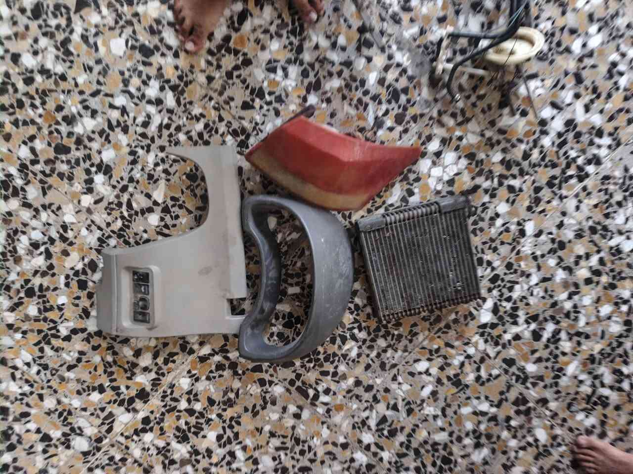 غراض بي وايدي كلمن وسعره البور جديد كلش الي يفيدنه يجي خاص المكان بغداد الشعب
