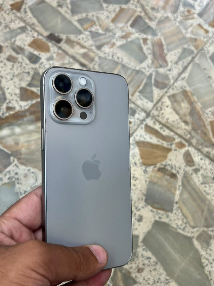 ايفون 15 pro max ذاكره ٢٥٦ بطاريه 80 جهاز ماستر شرق اوسط باكيته موجود امبدل شاشه اصليه تفصيخ وبي اشعار فيس ايدي بسبب تحديث لاكن الفيس ايدي شغال مابي اي مشكله سعره 750 ومجال بسيط مكاني بغداد ***********
