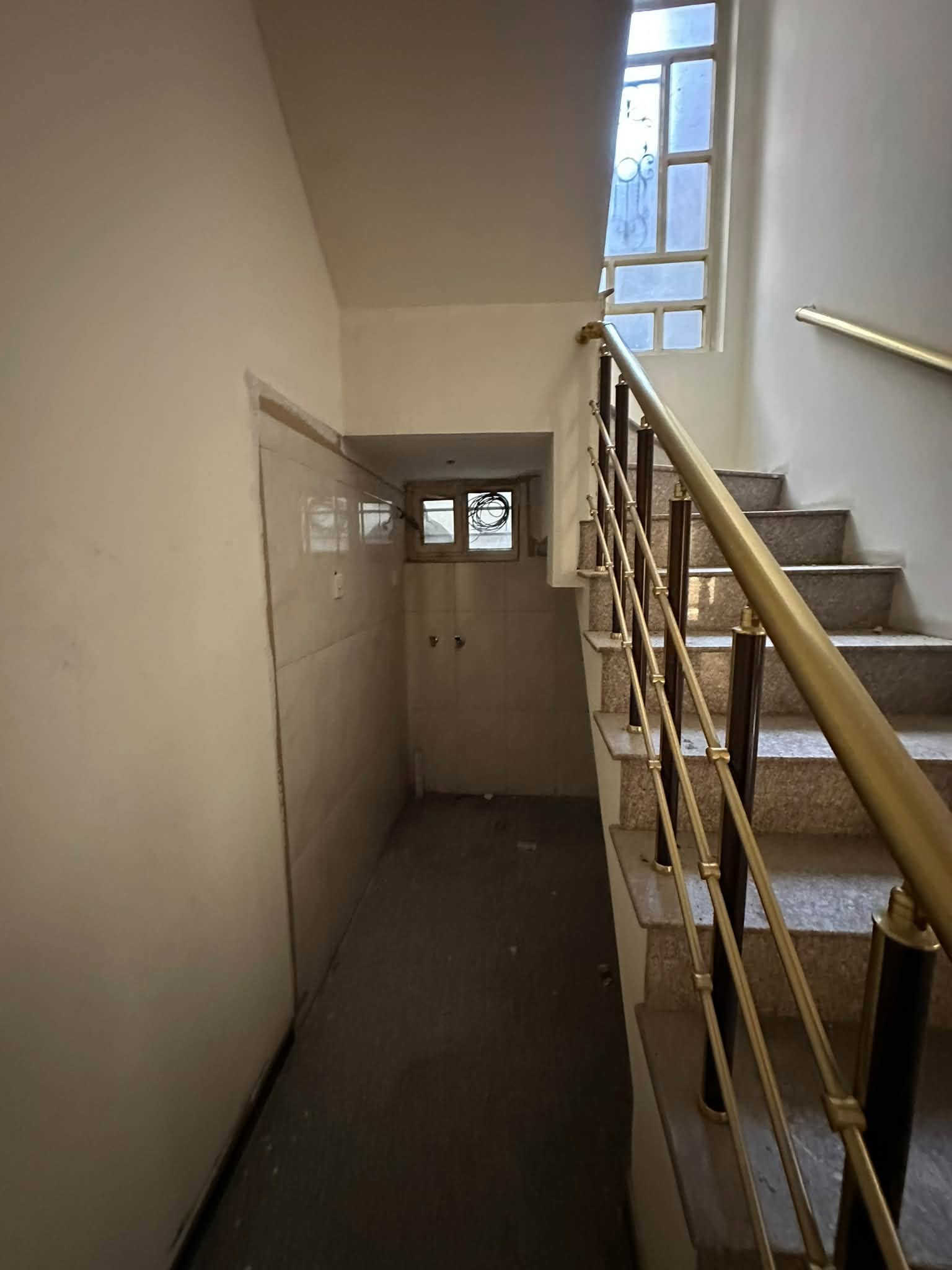 � للإيجار في السيدية

📐 المساحة: 125 متر
🚪 مدخلين
🛏️ 3 غرف نوم
🛋️ صالة
🍳 مطبخ
🚿 خدمات صحية

📍 الموقع: السيدية – الظباط

✨ العقار يُسلّم جاهز ومصبوغ

💰 الإيجار: مليون و250 ألف قفل 🔒 

📞 للاستفسار والتواصل:***********
