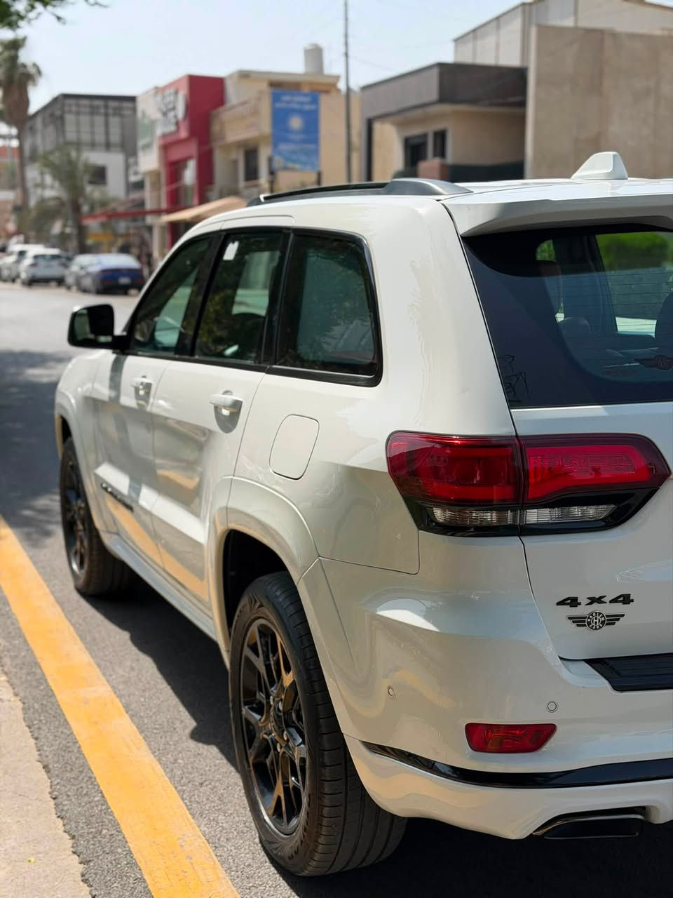 جيب S وكالة هارلم
موديل 22 
ماشيه 30
رادار 
داخل احمر 
مكفوله عدا  باب خلفي فتح براغي من وكالة بدون تبديل 
مغلفه PPF 
المكان بغداد اليرموك 
السعر 35000$
الرقم ***********
