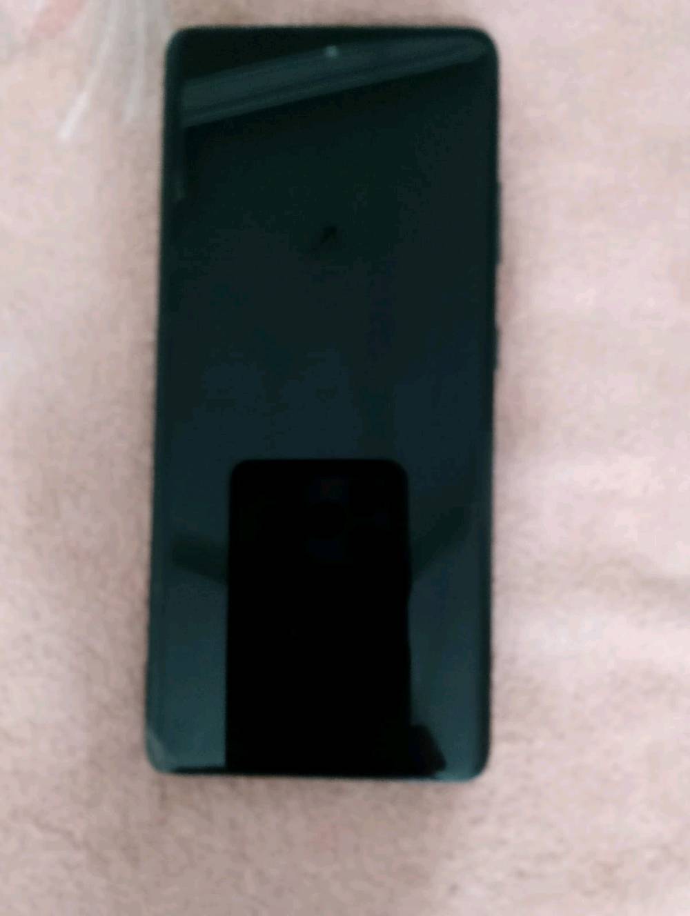 GalaxyS21 Ultra  5G
دبل شريحة ذاكره256/عشوائية 12بس بي كسر بشاشة جوه ما مأثر عل لمس من اول مجبته 
جهاز بلادي ما مفتوح ولا داخل تصليح للبيع لو مراوس بوكو