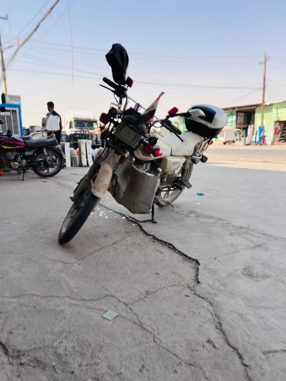 للبيع:  سيفانSVANIY (2021) – أبيض 🛵✨
​عرض مميز ودراجة نظيفة وجاهزة للاستخدام:
مكان السكن :الجدعة
​اللون: أبيض
​الموديل: 2021
​الأوراق: منفيس 
​الحالة: كافه الكهربائيات والمحرك شغالين تماماً
​النواقص: تحتاج تبديل بطارية فقط
الماطور مفتوح 
​السعر: 350 ألف
​📞 للتواصل والاستفسار: ***********
