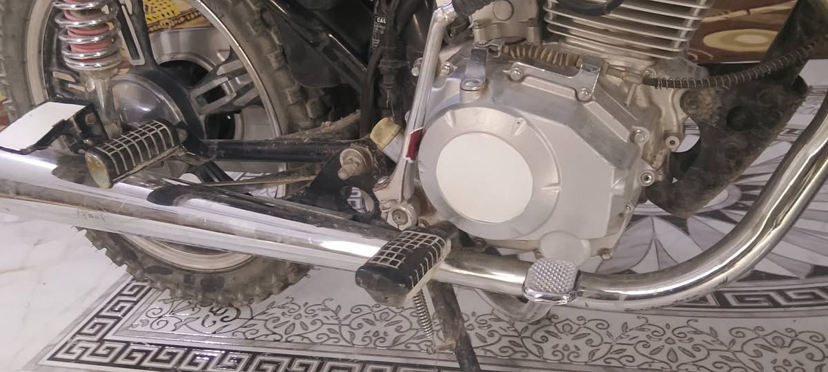 السلام عليكم دراجه سيفان اصولي اوراق مقفوله جديده خير من الله تايرات جدد شوبلس الشراي خليه ينتصل على هذا الرقم ***********
