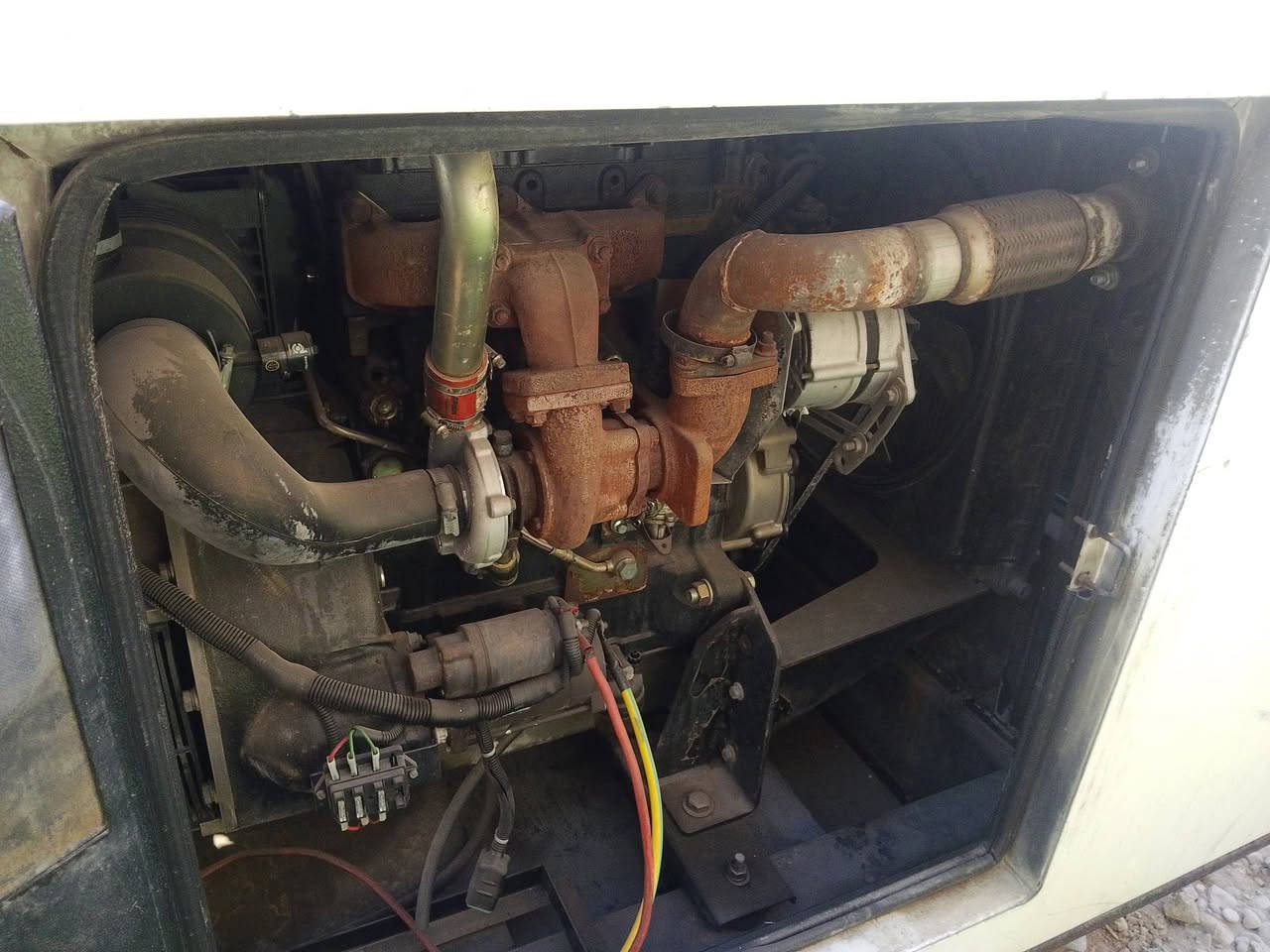 بيركنز ثلاث بستم حجم 105.البيع 
رقم هاتف ***********
