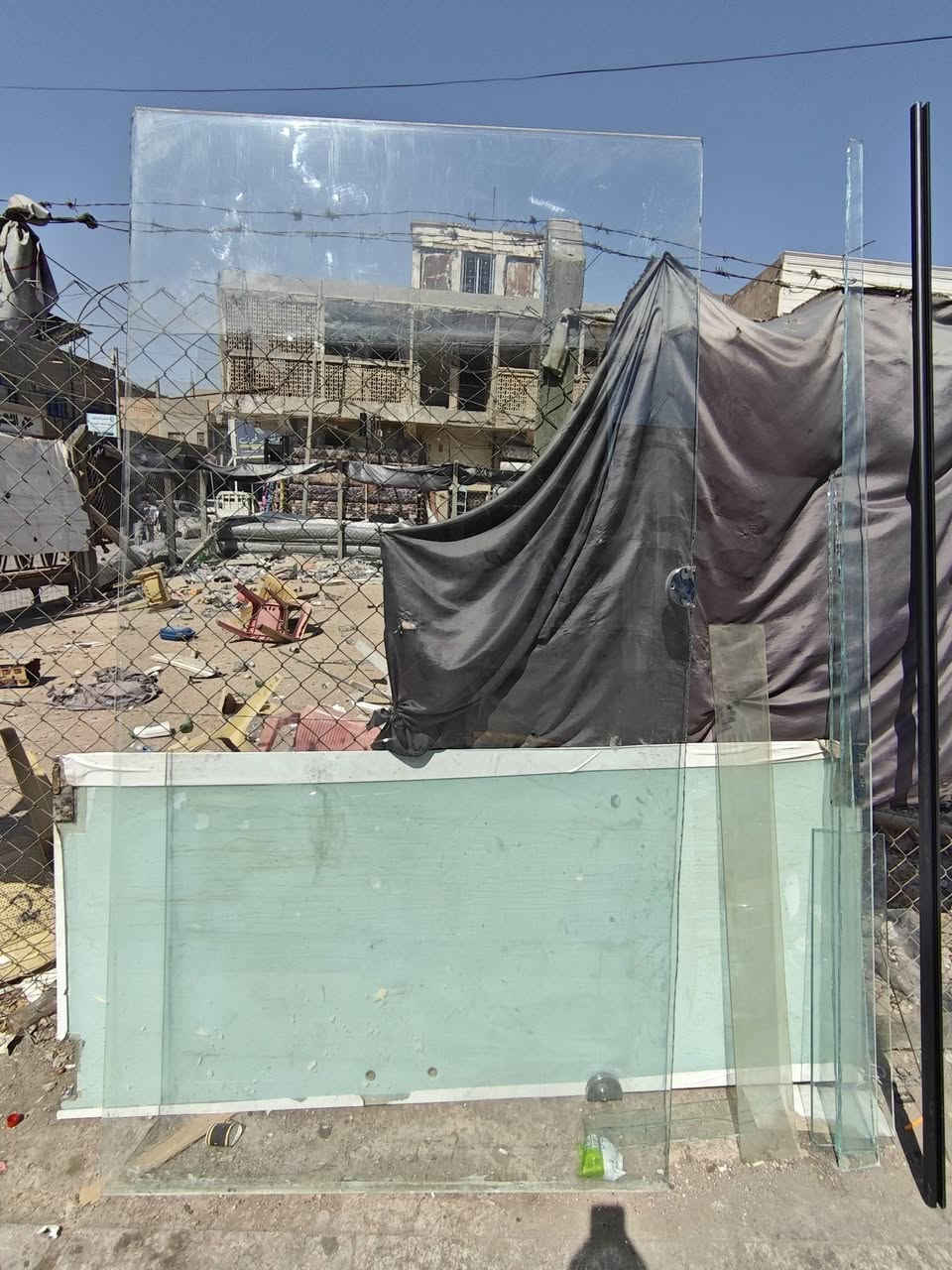 جام خانه كامل هوه وباب وجام خانه ومعرض
طول جام خانه 244 العرض 235
طول معرض 166 العرض 124
العنوان السماوه 
الرقم ***********
