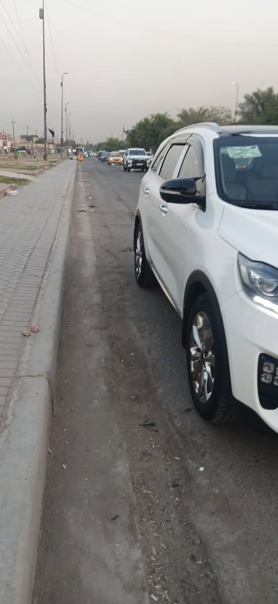 السلام عليكم للبيع سورنتو٢٠٢٠ خليجي فول موصفات ١/١ سياره ٤ كامرت ٦سلندر ٧راكب بانوراما هندبريك بصمه
كرسي جلد قرميد وتبريد وتتفأه  بلكراسي  صنكدوك كهرباء فور ويل اشره ترحيب ومري شفط وتبريد شاشه بيانو السياره مكفوله من الصبغ ومن التبديل بيه بارد قليل باب الخلف السائق مكينه كير حداديه تبريد كهرباء كله مكفوله وعلى وظع الشركه بدون فتح ماشيه٧٠ للستفسار*********** بغداد الطالبيه
