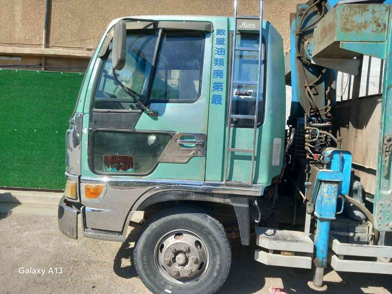 السلام عليكم كرين هينو للبيع مكينه انكر كرين 3طن سلايتين شاصي مكفول تخم تاير جديد رقم انكليزي جديد مكان السياره بغداد *********** سياره جاهزه للعمل اي نقص مابيهه
