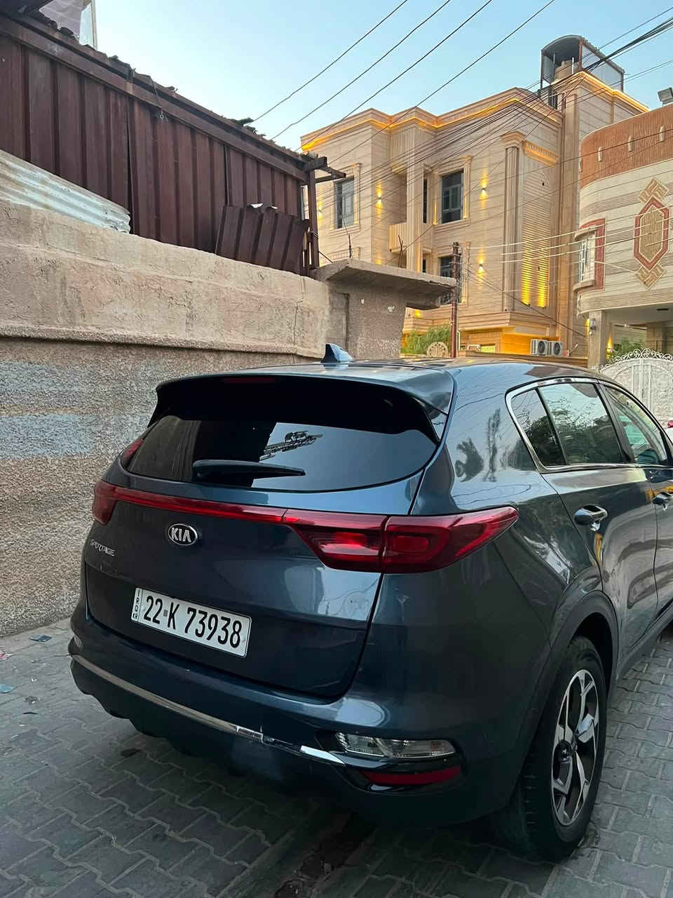 سبورتج 2020 
وارد امريكي فقط الباب الخلفي  ع حطته فقط طخه خفيفه بدون اي ضرر داخلي 
مكينه 2400 جديده شادها 
كير تبريد حداده كله جاهز 
رقم اربيل ب اسم شركه تريد تحويل وكاله حاضره 
سياره جاهزه مابيها نقص برغي 
ماشيه 97 كيلو الف 
مكاني البصره *********** 
سعرها 159 وبيها مجال قليل
