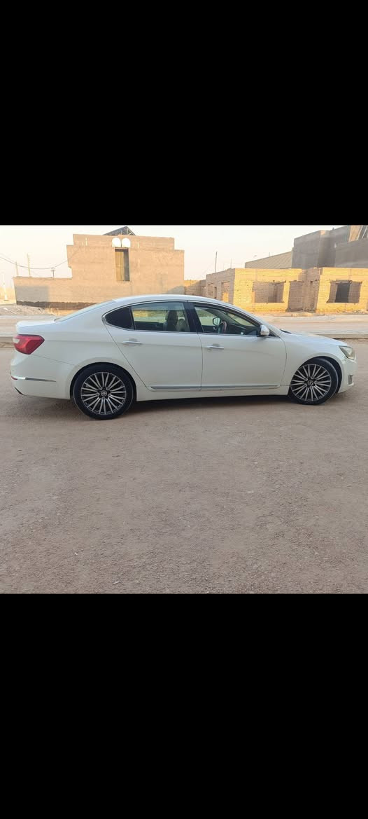 السلام عليكم كيا كادينزا  خليجي موديل 2016 رقم بغداد بأسمي تحويل مباشر  فول ممواصفات عدا البنوراما مكينة ٣٥٠٠ نظيفة وممفتوحة تخم تاير جديد تبريد حدادية ٨٠ بالمية بيه ضربة بالجاملغ الخلفي ومصلحة ورشات صبغ اني ابيعك حزام اكفلك قمارة ولغود وشواصي مكانهة بغداد المطار قرب جامعة المشرق السعر  98 وبيه مجال بسيط للشري للاستفسار الاتصال على الرقم *********** او ***********  واليريد يراسلني ع وتساب ع رقمي الاسيا
