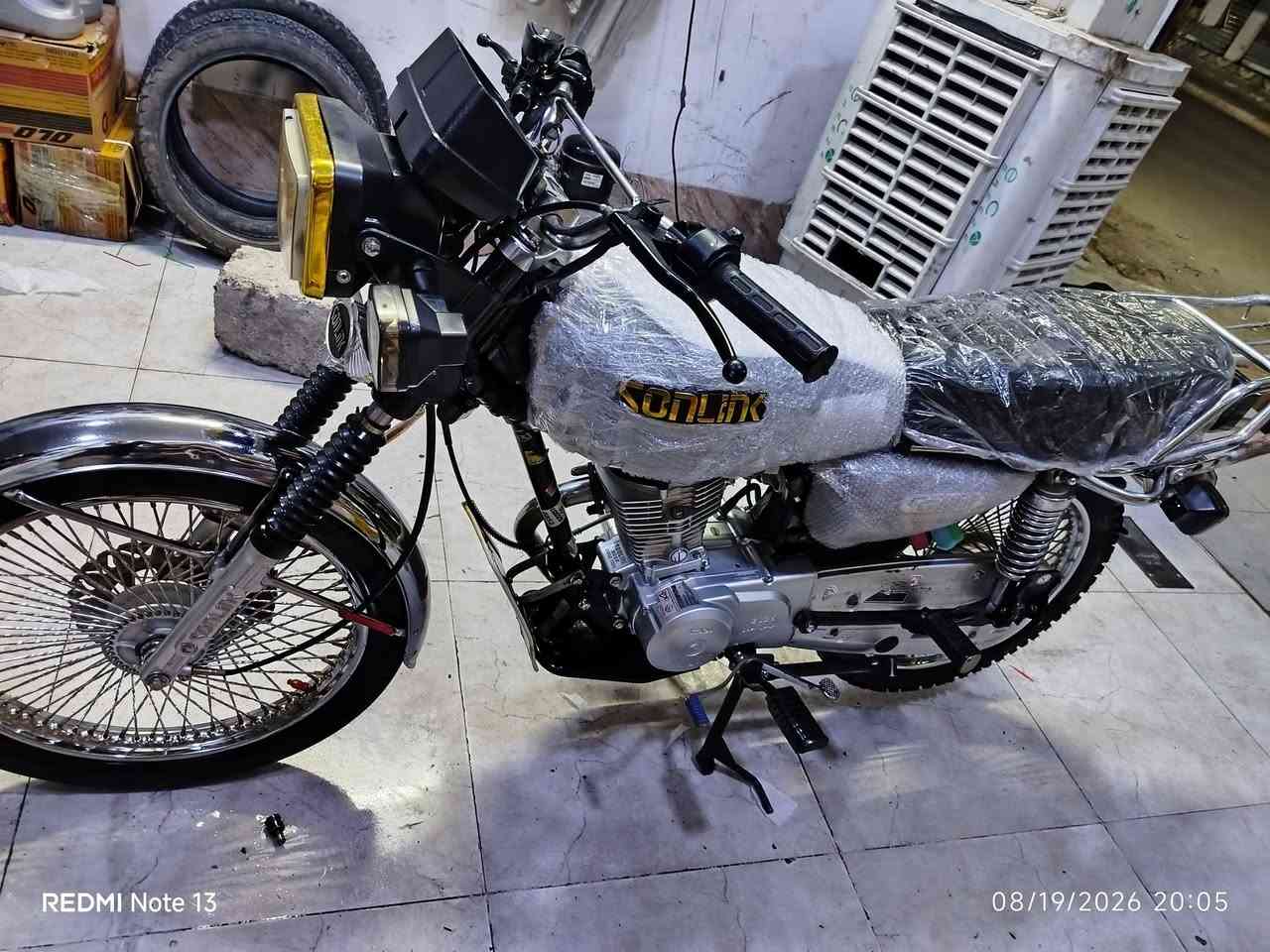 دراجە سونك2025 عل وضع الشرکە
اوراق کامل ثلاث اوراق منفیس
محرك کبس کبس جیب فیتر ویاك وتعال
ماناقصها اي شي 
ترایك للبصرە 
السعر600🤍من الاخیر بلا معاملە ال مو شراي لایدوخني رجائا 
ملاحضە مکان الدراجە داقوق🤍
رقمي***********بیکم خیر وتدللون🤍
