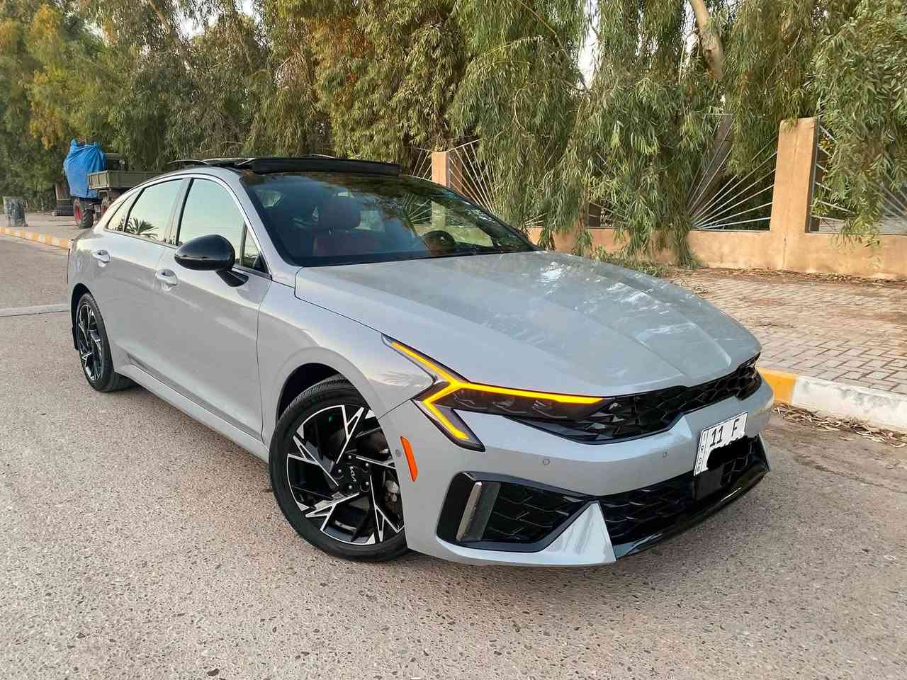 السلام عليكم
للبيع كيا  K5  حره  2025  

وارد امريكي ضرر بسيط بيه بس البنيد مصبوغ فقط.  وبيه تعديل بارد بسيط براس الجاملغ على كد شبر فقط 

بدون دواخل يعني لغد وشاصي سليم  + رادترات بلاديه يعني تبريد شركه سياره جايه من امريكا تعمل وتسير  

رقم الشاصي وصور الحادث مرفقه مع الصور 

مواصفات جي تي لاين فووول 

سلايت 

داخل جلد احمر بلادي 

بصمه + تشغيل عن بوعد 

حساس امامي +خلفي شغال 

رادار امامي + رادار جانبي كله شغال 

كشن كهرباء + جلد + تدفئة 

ويل كروم   شاشه متصله الكبيرة 

كير اوتو ومحرك شرط على وضع الشركة محرك بانزين 2500 تنفس طبيعي 

السيارة حلوة وجديدة يعني بحالت الوكاله ماشيه من مريكا 29 وهسه ماشيه 31  سيارة جديدة وجاهزة من كلشي 

رقم بغداد دولي حره ترقيم جديد يعني هزه وسنويه كله جديد شرط التحويل 

السعر 193 وبيه مجال الشراي يخابر 

‭***********‬
