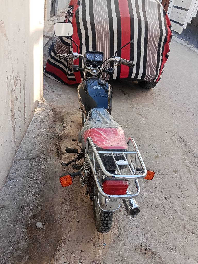 دراجة ايراني 4 كير شغاله لايت ايشاير كشن جديد نضيفه مثل مواضحه بصورة السعر 550 الف العنوان بغداد الكريعات للأستفسار تواصل ع خاص او ع رقم هاتف *********** بغداد, العراق
