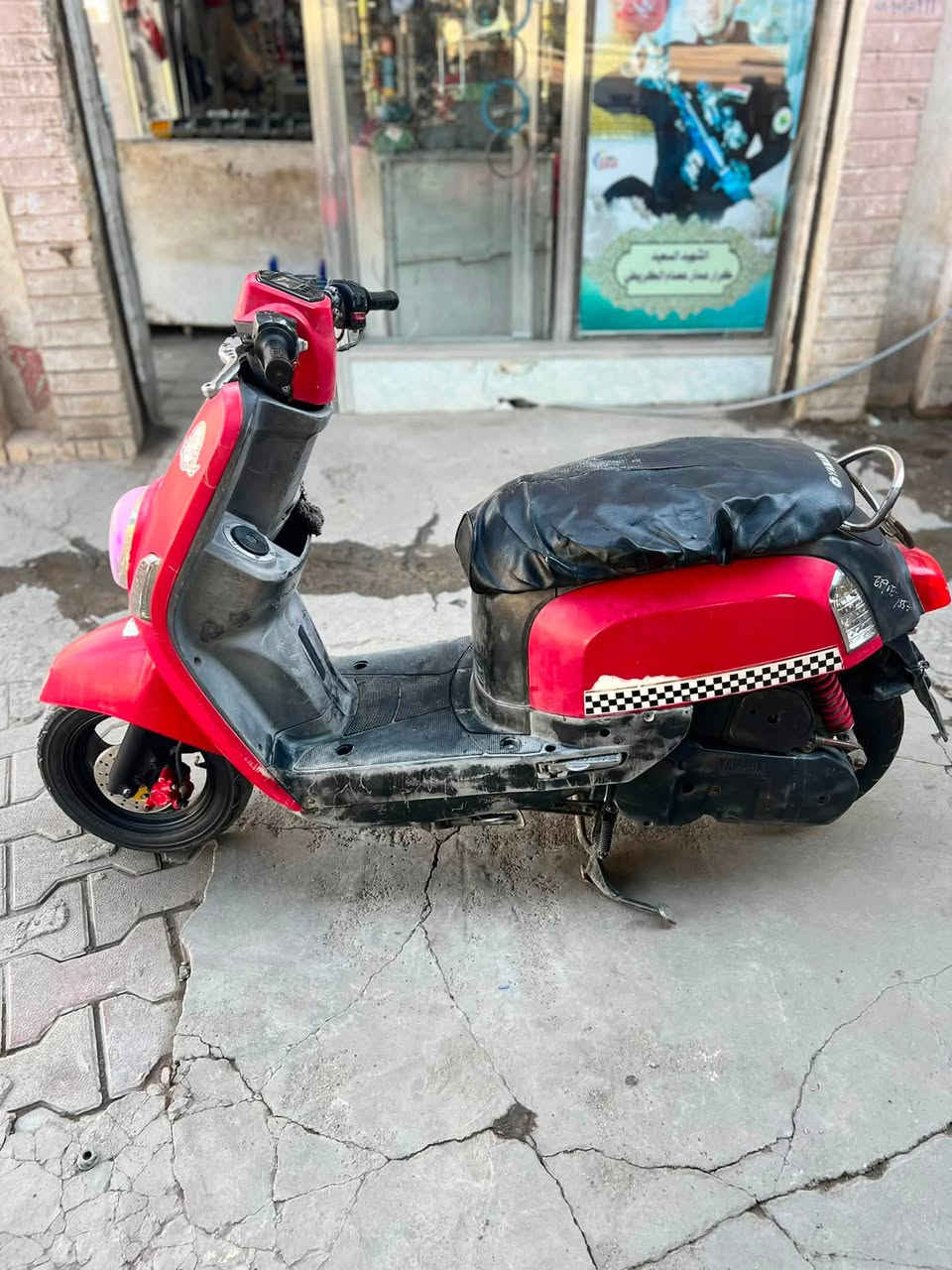 بوليس نوزل 2009 احمر داخل رصاصي 💯
دراجة كفالة عامة ✅
محرك مكفول لامفتوح ولا تنقيص ولا نضوح 👍
كهربائيات كلة شغال اشاير سكن كلوب عالي ناصي عدسة 
نكرة سلف ✅💯
ختم واحد الدراجة 👍
صالنصة صجمية بلادي 🆗 
🏡بابل مسيب 
☎️*********** 
سعر 💵🫆 (650) وبيها مجال بسيط
