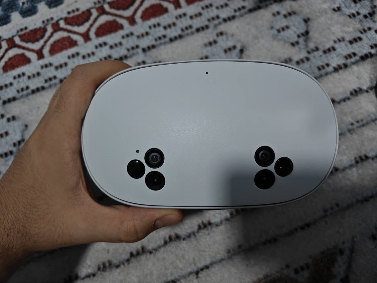 للبيع Meta Quest 3S 256GB
مستخدم تقريبًا شهرين وحالته ممتازة، وكلشي يشتغل تمام.

المحتويات:
• Meta Quest 3S 256GB
• اليدين الأصليات
• الشاحن والكيبل الأصلي
• الكارتون الأصلي
• لعبة Batman: Arkham Shadow
• قطعة إضافية للرأس

ملاحظة: رباط اليد اليمنى مفقود فقط، غير هذا الجهاز كامل وما بيه أي مشكلة.

الموقع: بغداد

السعر: يُحدد بعد التواصل
يرجى تقديم عرض مناسب.
الرقم: ***********
