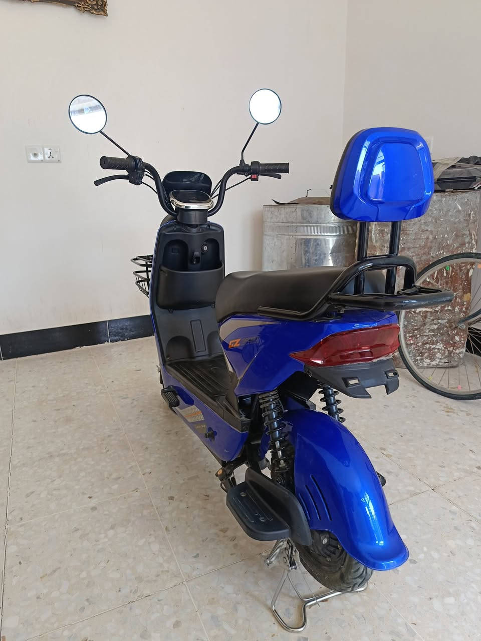 سلام عليكم  
دراجه شحن للبيع سعر 250 الف وبيها مجال قليل للاستفسار ***********
