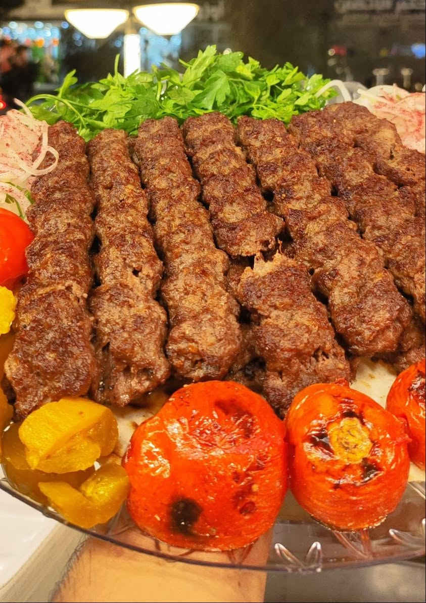 🔥🔥 عرض مطعم الهرم العرض العائلي 🔥
عرض العائله عرض مشكل ويكفي العائلة 🔥🔥

العرض مكون من نصف كيلو كباب لحم عراقي+ نصف كيلو كباب دجاج رقم واحد + دجاجة محشية وزن 1500 غرام + 10 خبز + المخضر + ماعون مقبلات + طماطة شوي كل هذا فقط ب 25 الف 💥💥💥💥

العنوان / موصل حي المصارف مقابل شامل أبو القلية 
للاتصال /     ***********
                  ***********
التوصيل / للمناطق القريبة الفين دينار والبعيدة 3 الف
