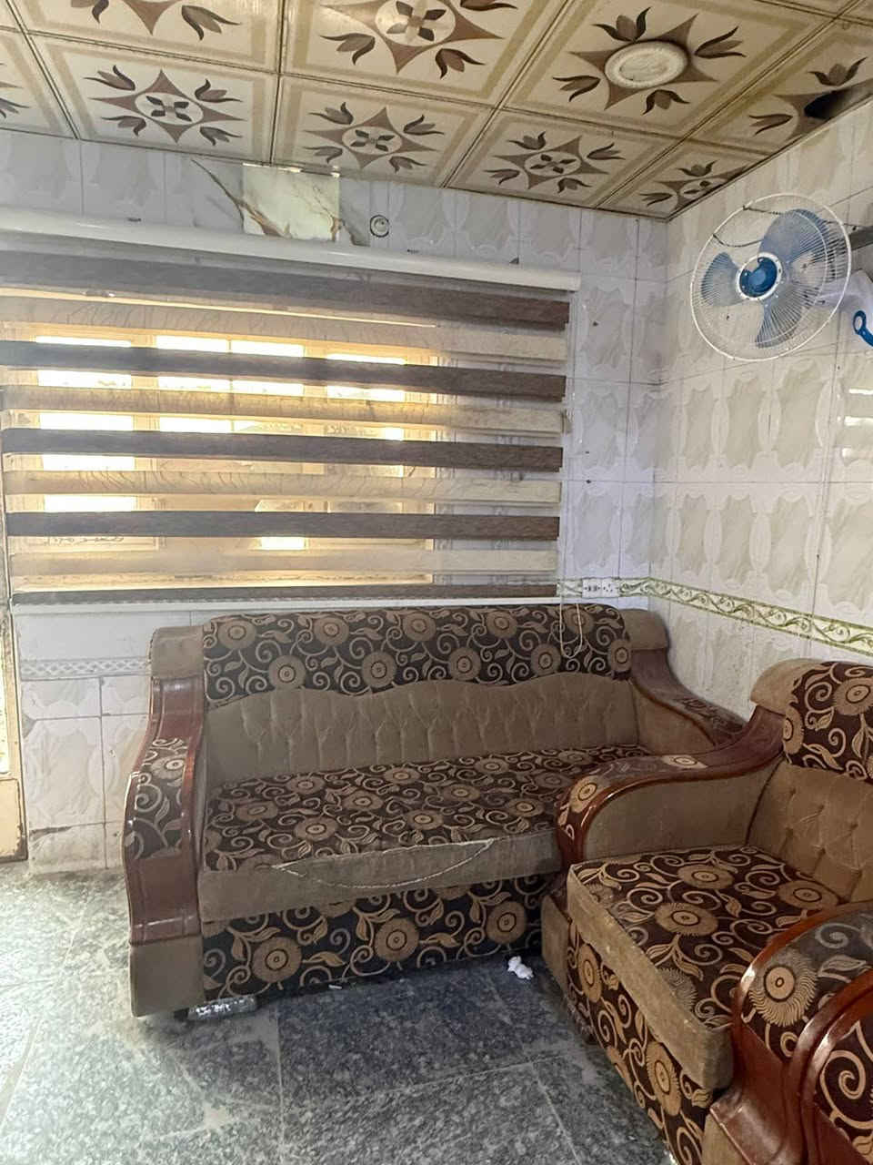 السلام عليكم ستولات للبيع عدد 40نضاف حيل وعدد 10يحتاج ترتيب
سبورات عدد4
تخم عدد 2
***********
