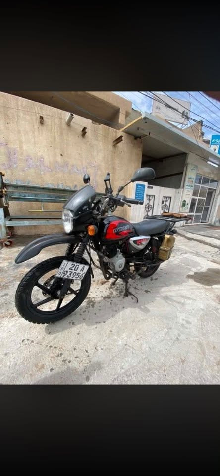 بوكسر 19  رقم ديالى. ب اسمي تحويل ثاني يوم مجفت  غراض شركة موثق بصور دراجه خير من الله.اشتغل بيها امانه الله مايوم وكفتني.  و معمرها على ايدي. مكينه خرسه. تانكي اني بدلته و القديم موجود وياها. و كابريتر الاصلية و ثانيه سبير وياها  شغاله. كراب دبه بانزين سيبايه. صندوك دلفري   دراجه اي نقص مابيها حتى. حاضن زنجيل  موجود. مكاني العامرية .***********
