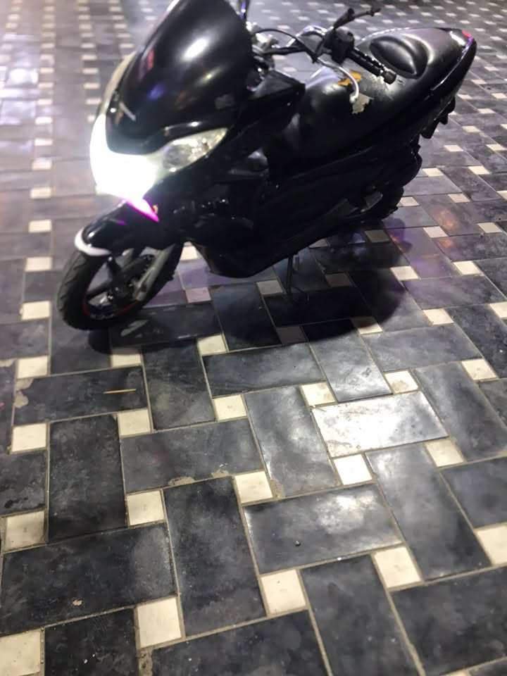 بيسي اكس جيل اول دراجه محرك ناعم السعر 900 وبيها مجال حك الجيه رقم واتساب***********  كهربائيات كلها شغاله عده الستان بس تركب الفيشه
