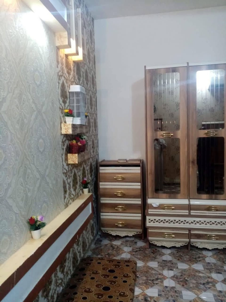 📍تسلسل 1036
📍دار للبيع في الفلوجة /الازركية في بداية الازركية يبعد عن السدة 100 متر تقريباً
📍نوع الملك : طابو زراعي
📍المساحة في السند  = 200 م ٢  
📍 الشارع :6م
🔹واجهة  = 14 م والنزال =14,5م
🔸نوع البناء =الطابق الاول طابوق والطابق الثاني بلوك

🔴مشيدات الطابق الاول
استقبال ،غرفتين نوم ،صالة ،مدخل ،مطبخ ،صحيات ،حمام،
🔴 مشيدات الطابق الثاني 
غرفة نوم ،صالة 

🟢سعر البيع للعقار = ٦٨ مليون دينار قابل للتفاوض

‏‎⚠️ مكتب دجلة الهندسي للعقار حي الجولان قرب صناعة الجولان للسيارات مجاور سوبر ماركت الهلال
للاستفسار الاتصال
‏‭ *********** 
***********
