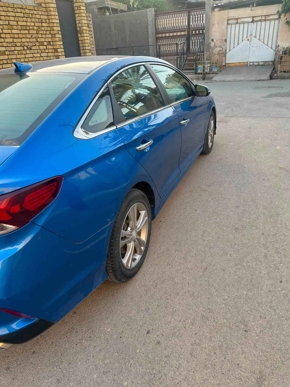 السلام عليكم شباب :
للبيع او المراوس 
Sonata-Hyundi-Sport2018
سوناتا هونداي موديل 2018 رقم واسط بأسمي شخصيا فول المواصفات عده الفتحه (بصمة اربع ابواب / كشنات جلد بلون السيارة و كشن السايق كهربائي / جنطة ذكية تنفتح عند الاقتراب /شفتات استيرن /نقطه عمياء / تحديد المسار / تحديد مسار /رادار اماني) 
*السيارة وراد امريكي ضرره جاملغ  و بنيد صبغ فقط الباقي بدون صبغ وتبديل ضرره مرفق بالمنشور الاستفسار رقمي

***********
