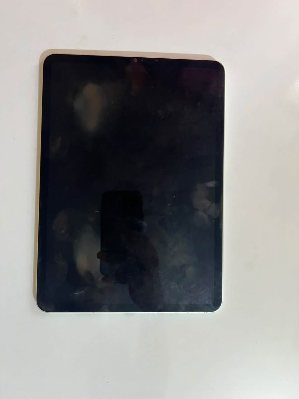 سلام عليكم عندي آيبادات m1 بطاريه 91 ذاكره 256 بدون ملحقات سعره 550قفل 
وعندي m2 بطاريته 80 ذاكرة 256 كامله ملحقات سعره 600 قفل بدون عموله 
بغداد ***********
