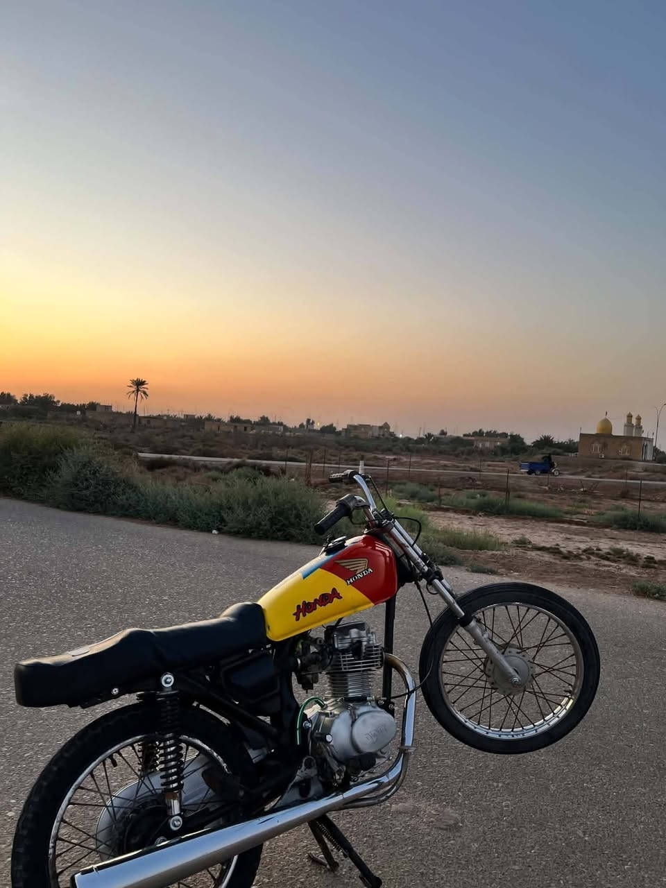 سلام عليكم دراجه كلك للبيع مكاني سوق الشيوخ كرمه بني سعيد ب 350 وبيها مجال قليل ***********
