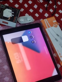 Pro ايباد pro9.7  ذاكرة128 نموذج M  مناسب للدراسة والعاب سلس  اربع سما...