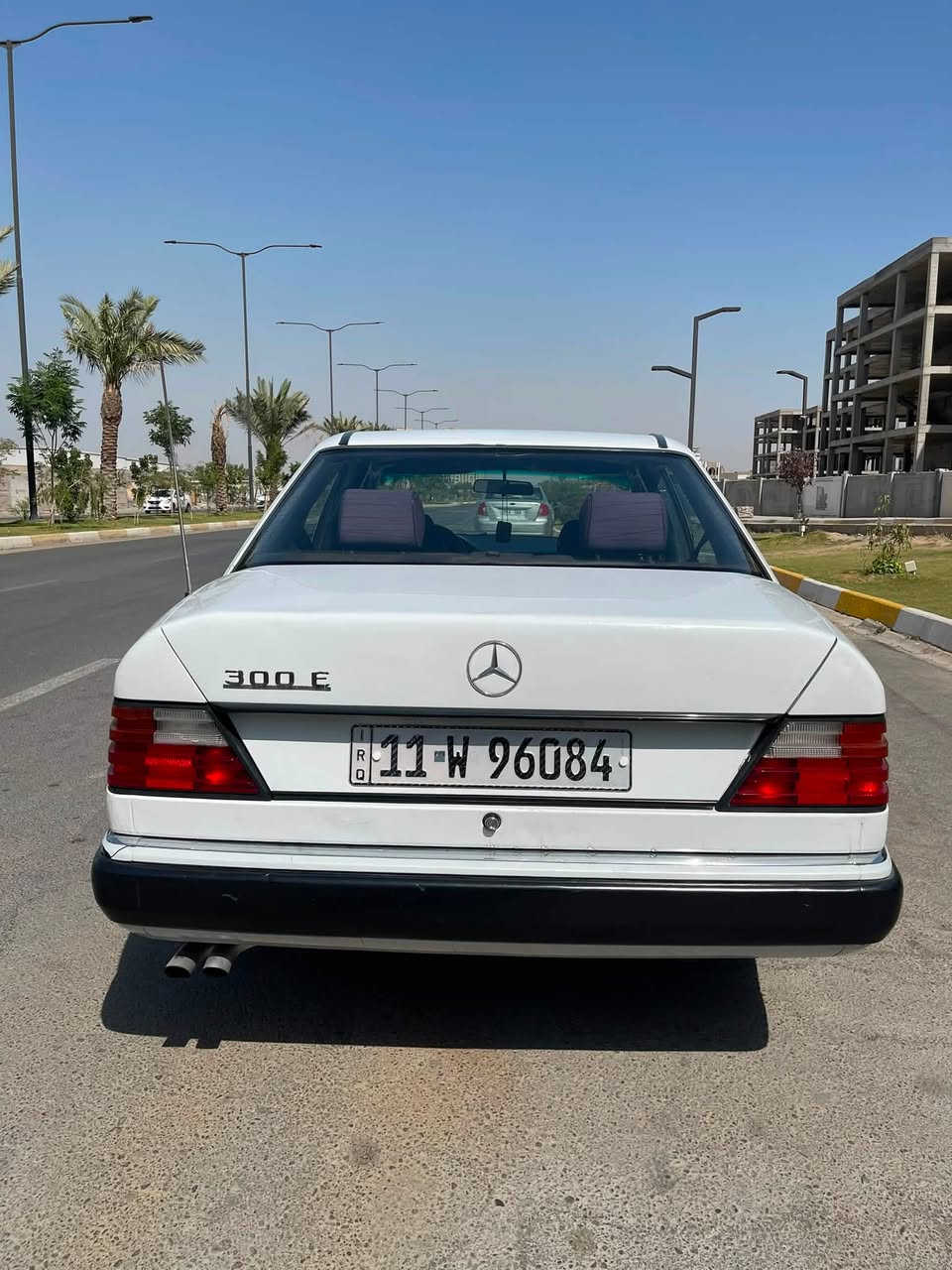 مرسدس دب
محرك300 قبق اسود
كير اوتو 
موديل ١٩٨٨ محدث ٩١ ترايش فقط مغيرها 
تبريد منضومه كامله مبدلها تبريد انجماد 
كراسي مخمل كهرباء 
سلايد طكتين
بلاديه بيها صبغ ٤ اقطع اثر جراد مال جادر 
ماشيه٢٥٣ الف كيلو حقيقي 
تخم تاير 
اريل كهرباء 
السعر ٧٩$ بيها مجال قليل لجادين بالشراء ولا احد يعاملني بالتلفون 
مكان بغداد نفق الشرطه حي حطين شارع سفارات 
*********** 
اخوكم ضياء الاسدي

