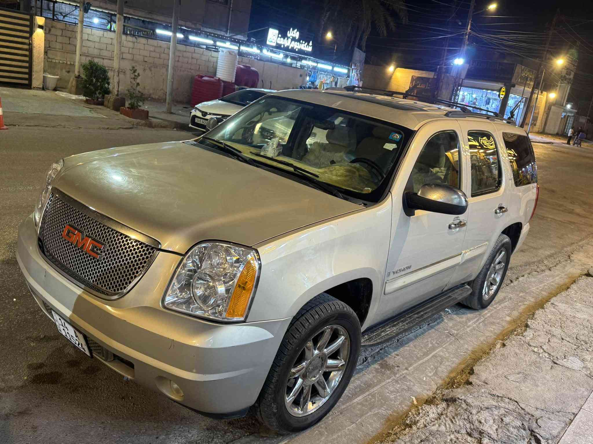 السلام عليكم.
من رخصة الادمن 

تاهو موديل2009 GMC  ابتر

كفالة عامه من الحادث والضربة والكص سيارة جاهزه وجديده

بيها فقط رشات ارباع البيبان بحكم موديلها غير هذا ماكو  

فئهSLT محرك خير من الله 5.3

گير  اكسل  كفاله 

تخم تايرات 

تبريد ثلج ❄

حدادة جديده قبل شهر نافضها. 

السيارة جديدة عليها ادامه كامله 

رقم بصرة بأسمي تحويل ثاني يوم 

مكان السيارة البصرةالجنينه

          

       السعر  (((  175  )))  ورقة 

             وبيها مجال للشراي 

علمآ السيارة رقم بصره باسمي تحويل ثاني يوم احلى من الصور بالحقيقة شراي تجي تشلع عيوني وتاخذها ورحمه لوالديه اللي يشوفها 

      غاليه عليه يدعيلنا بالرزق 

       

  الاتصال /***********

