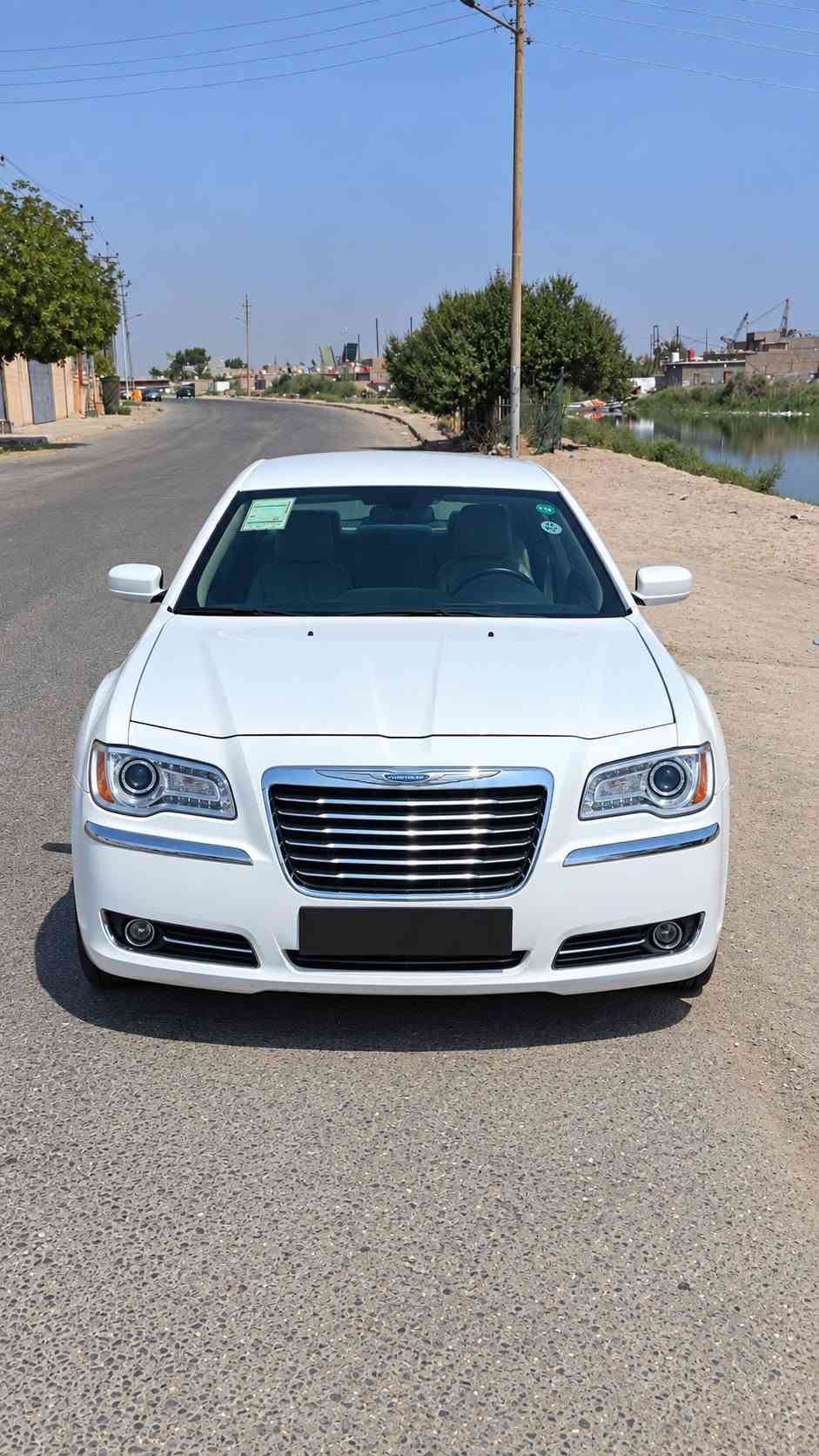 للبيع فقط بدون مراوس اوباما 2014 ادوات كصه وحده فقط  والباقي مكفول فوول عدا الفتحه وارد كندي مكفوله من الضربه والسرقه والعشائر دخوول جديد بالكارتون كير محرك حداديه بالكارتون تبريد ثلج  داخل جلد بيجي تدفئه بالمقاعد كامره خلفيه  خرائط GBS بلوتوث بلادي لايت زنون عالي ناصي  محرك 6 سلندر 3600 كير طياره بيها ارقام وسنوية انكليزي الدولي على رقم الشاصي  السياره جديده بمعنى الكلمة كفاله من الشخط واحله من الصور #السعر 60 وبيها مجال قليل #المكان البصره ***********
