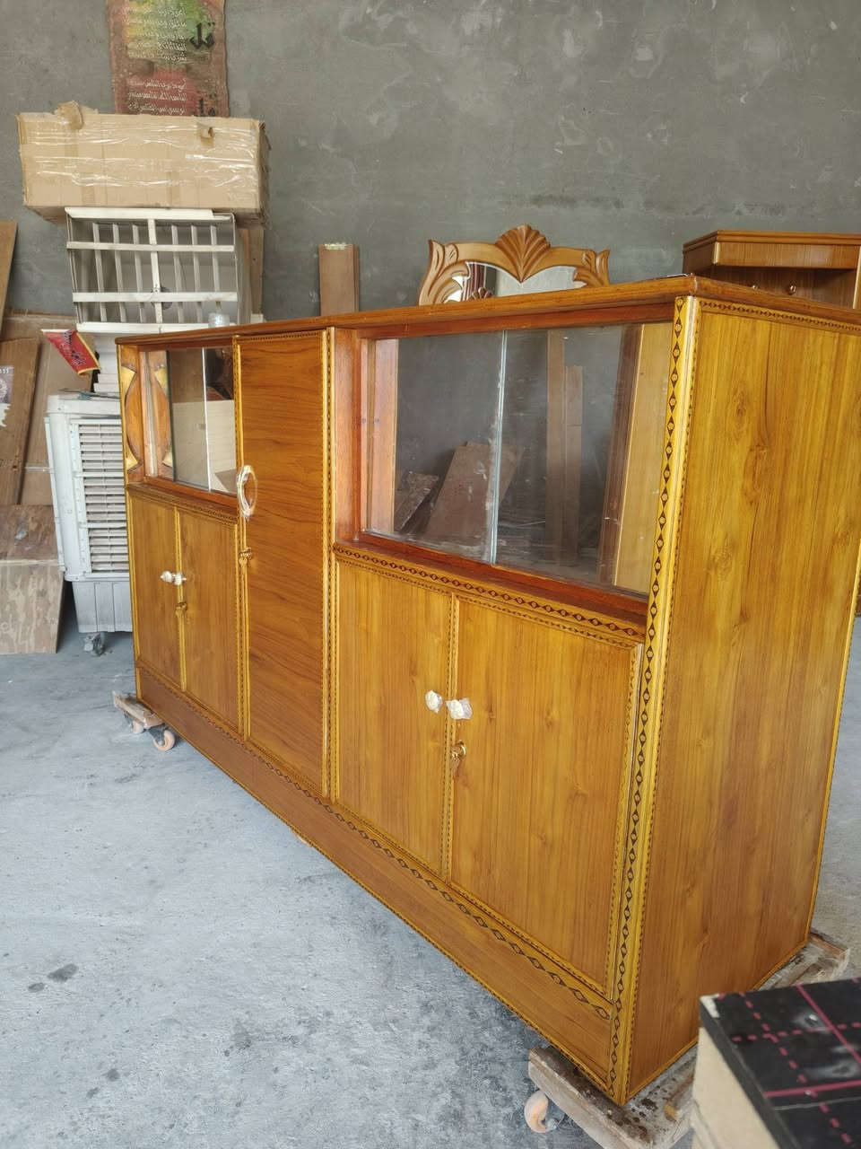 كناتير 2 باب تسكام اخو الجديد سعر الواحد 175 وبوفيه تسكام سعره 150 اخت الجديده واتساب أو اتصال *********** مكاني بابل حله أبو غرق قرب السيطره يوجد توصيل
